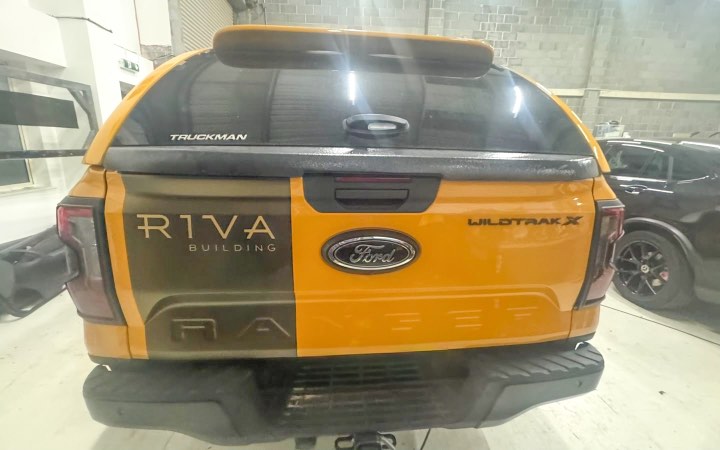 Vehicle Wrapping – Ford Ranger Riva Building